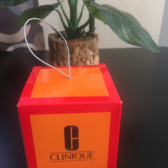 Clinique Pop Treats - Picture 2 of 5